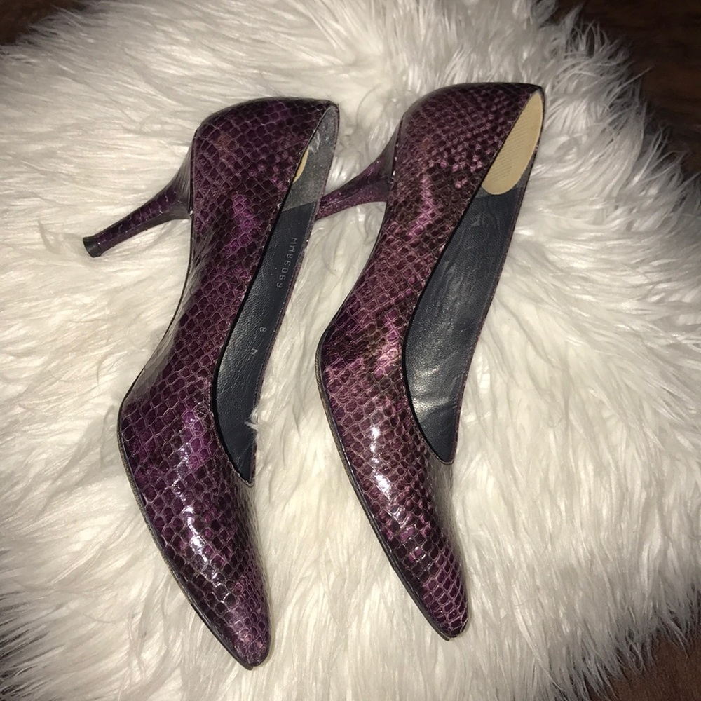 Stuart Weitzman Purple/Black Snake Print Heel - image 5